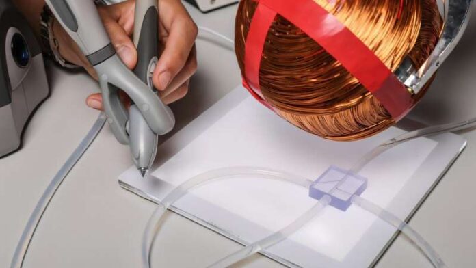 microcatheter-delivers microcatheter